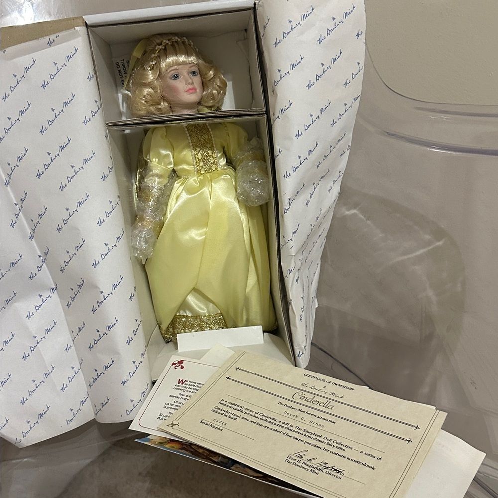 The Storybook Collection The Danbury Mint Cinderella Porcelain Doll